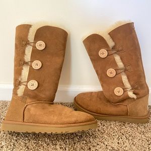 Women’s size 9 UGG boots